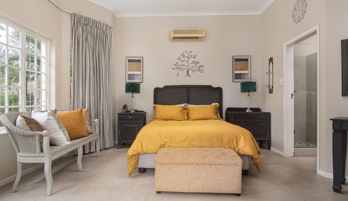 Deluxe Room, 1 Queen Bed, Non Smoking, Pool View