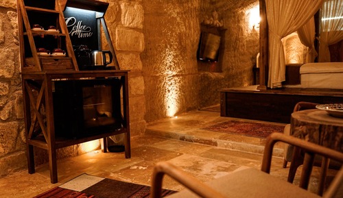 Traditional Studio Suite