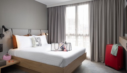 Room, 1 Queen Bed, Courtyard View