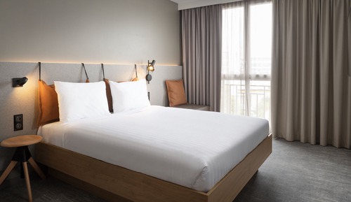 Room, 1 Queen Bed, City View