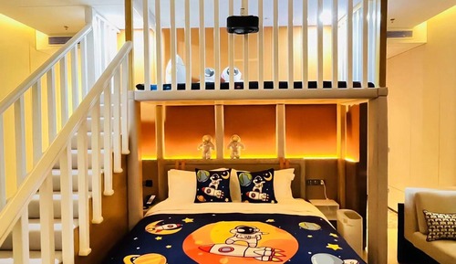 Grand Room, 1 King Bed (Super King, Kids Theme)