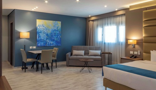 Suite, 1 King Bed with Sofa bed, Non Smoking