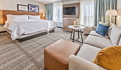 Studio Suite, 1 King Bed, Kitchen