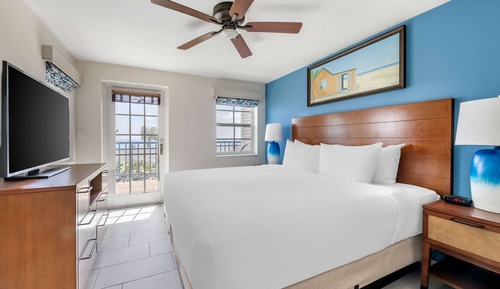 1 Bedroom Ocean Front King Suite
