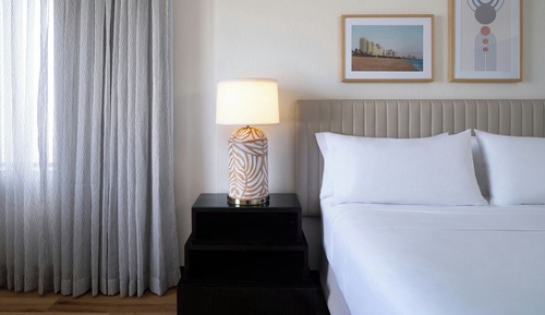 Room, 1 King Bed, Corner