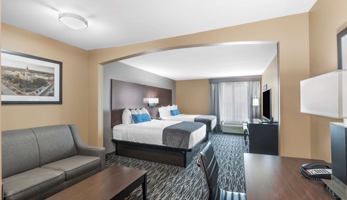 Suite, 2 Queen Beds, Non Smoking (with Single Sofabed)