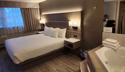 Studio Suite, 1 King Bed, Non Smoking, Courtyard View