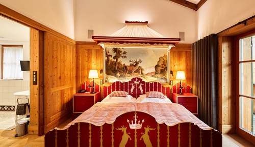 Suite, Fireplace, Valley View