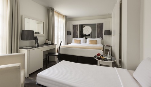 PREMIUM ROOM