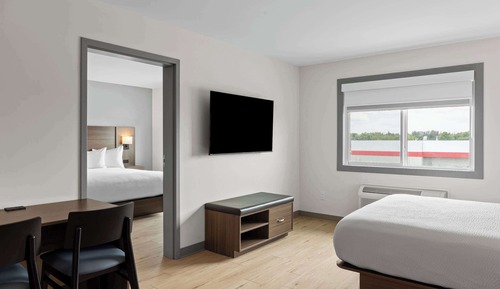 1 King Bed, 1 Queen Bed, 1-Bedroom Suite, Kitchenette, Non-Smoking