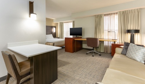 Studio Suite, 1 King Bed with Sofa bed, Non Smoking