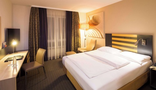 Deluxe Room, 1 King Bed