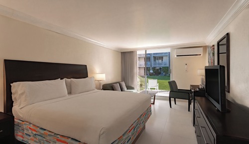 Room, Garden View