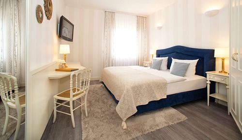 Classic Double Room