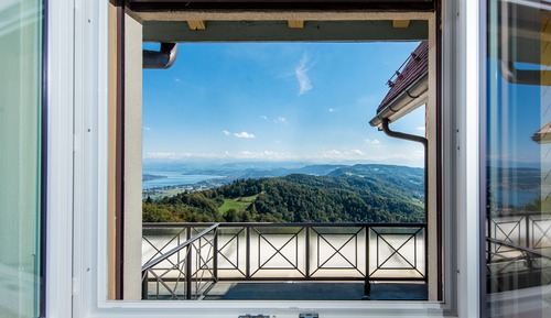 Panorama Room Mountain and Lake View