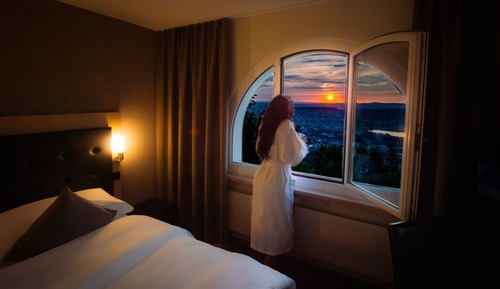 Panorama Room City and Lake View