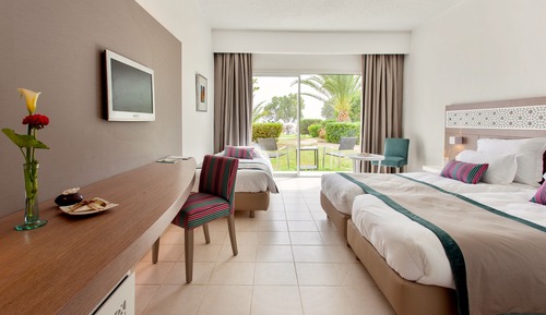 Superior Triple Room, Private Bathroom, Sea View