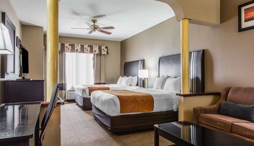 Suite, 2 Queen Beds, Non Smoking