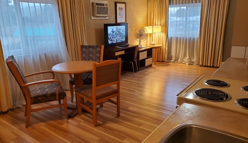 Efficiency, Standard Room, 1 Queen Bed