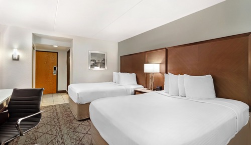 Standard Room, 2 Queen Beds, Non Smoking, Pool View