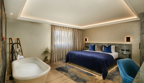 Deluxe Studio Suite