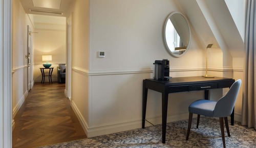 Junior Suite, 1 Queen Bed