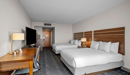 2 Queen Beds, Ocean View, Mobility Access, Balcony, Non Smoking