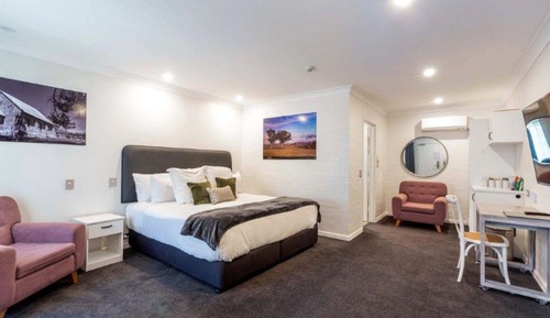 King Spa Room