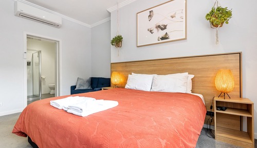 Executive Studio Suite, 1 King Bed, Kitchen, City View