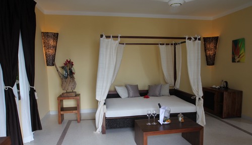 Honeymoon Villa with private 24 hours butler