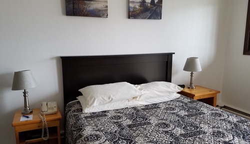 Standard Room, 1 Queen Bed