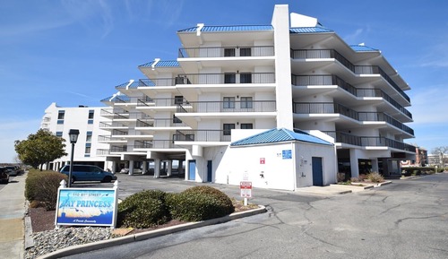 Condo, 2 Bedrooms
