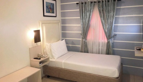 Deluxe Single Room