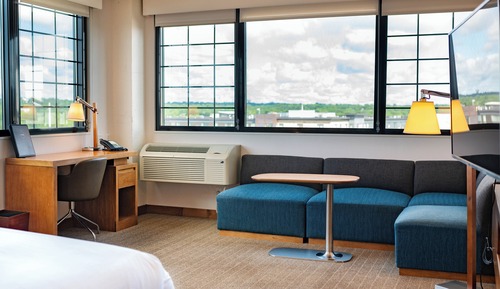 Room, 1 King Bed, Corner