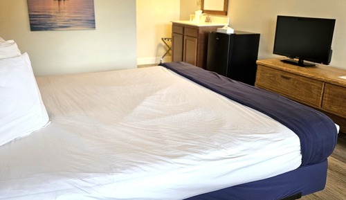 Standard Room, 1 King Bed