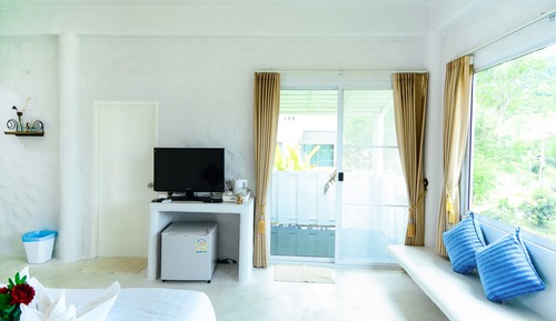 Deluxe Suite