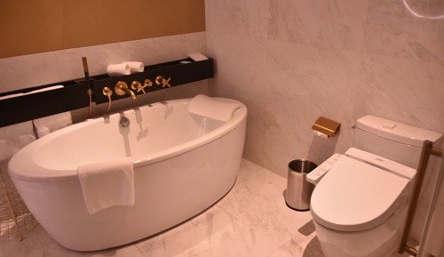 Club Room, 2 Queen Beds, City View