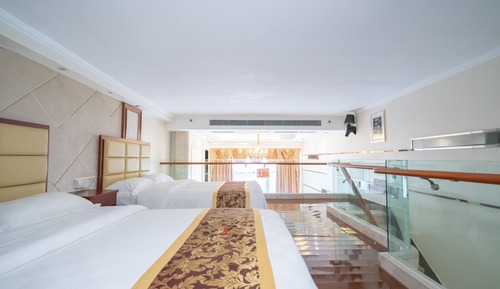 Superior Deluxe Triple Beds Room
