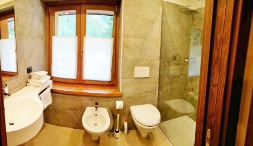 Double or Twin Room with Mountain View