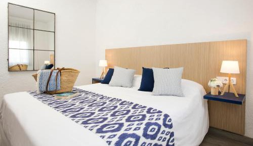 One-Bedroom Apartment (2)