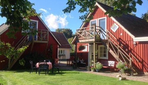 Double Room with Garden View and Shared Bathroom