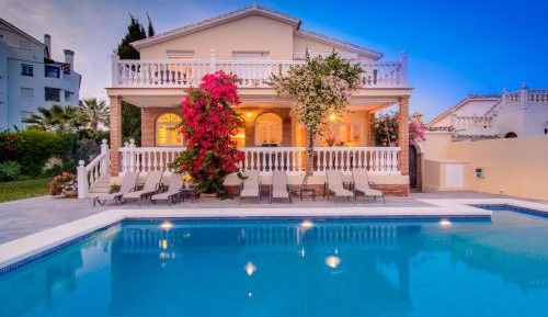 Villa - Beach Front