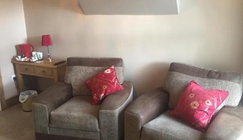 Suite (2nd floor)