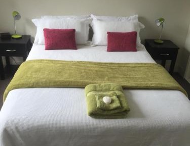 Deluxe Queen Suite