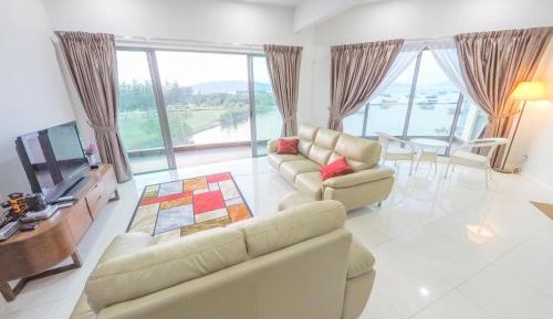 3 Bedroom Apartment with Sea View
