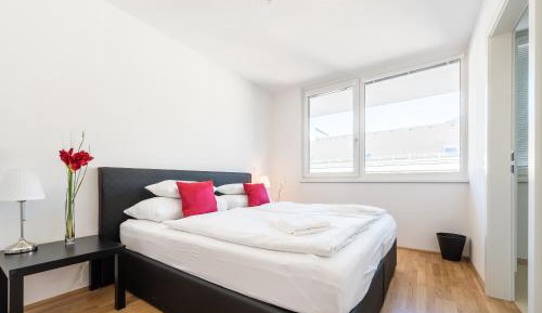 One-Bedroom Apartment with Balcony