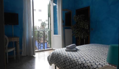 Twin Room with Shared Bathroom