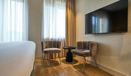 Deluxe Double Room with Shower