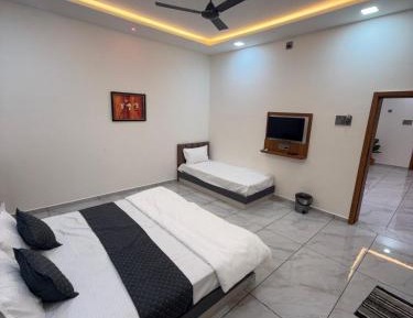Deluxe Family Room