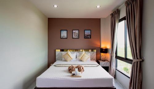 Deluxe Queen Room